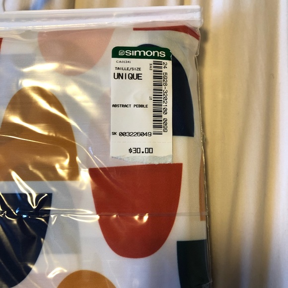 New Colourful Shower Curtain - Picture 5 of 6